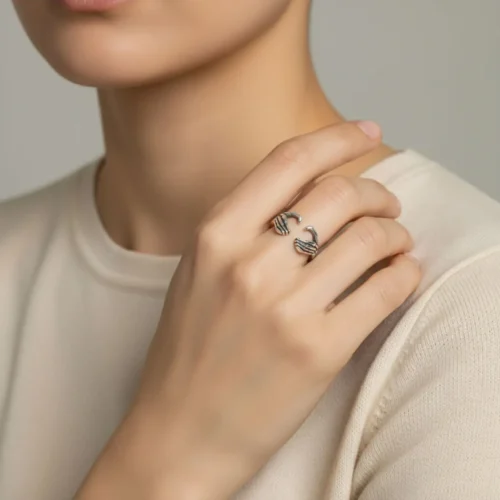 Anillo De Plata Corazón De Manos