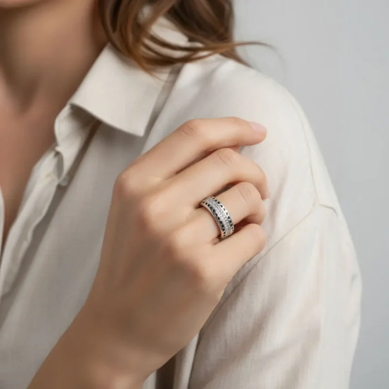 Anillo De Plata Corazones Pavé