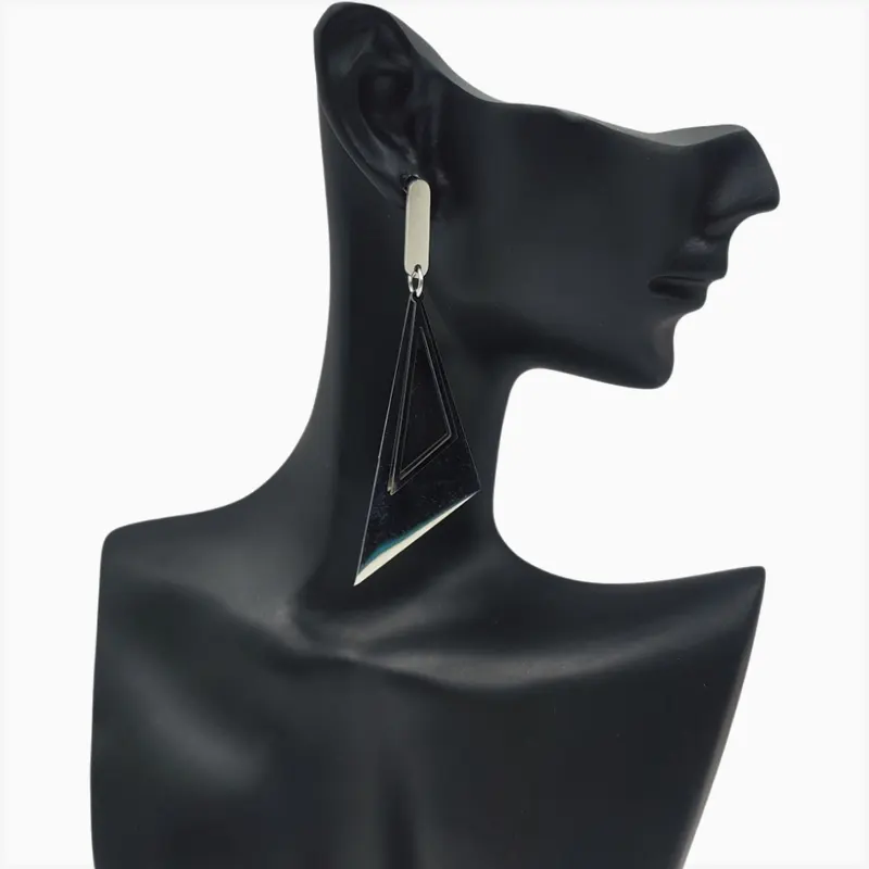 Aretes De Acero Triángulo Plateado