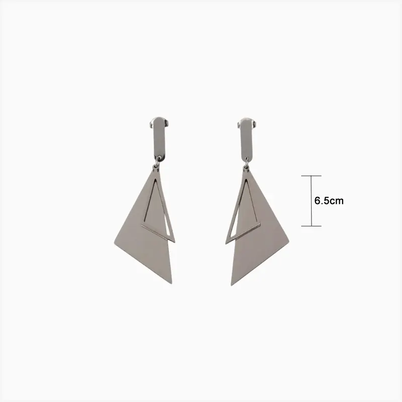 Aretes De Acero Triángulo Plateado