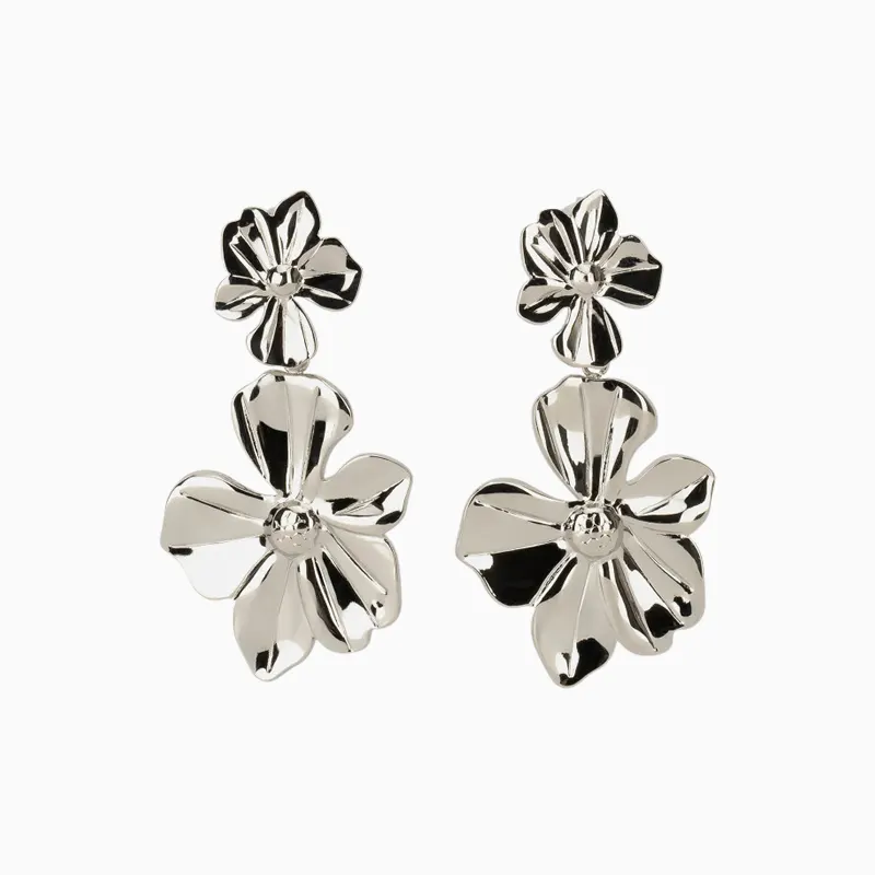 Aretes Largos De Acero Flores Plateadas Aretes Largos De Acero Flores Plateadas