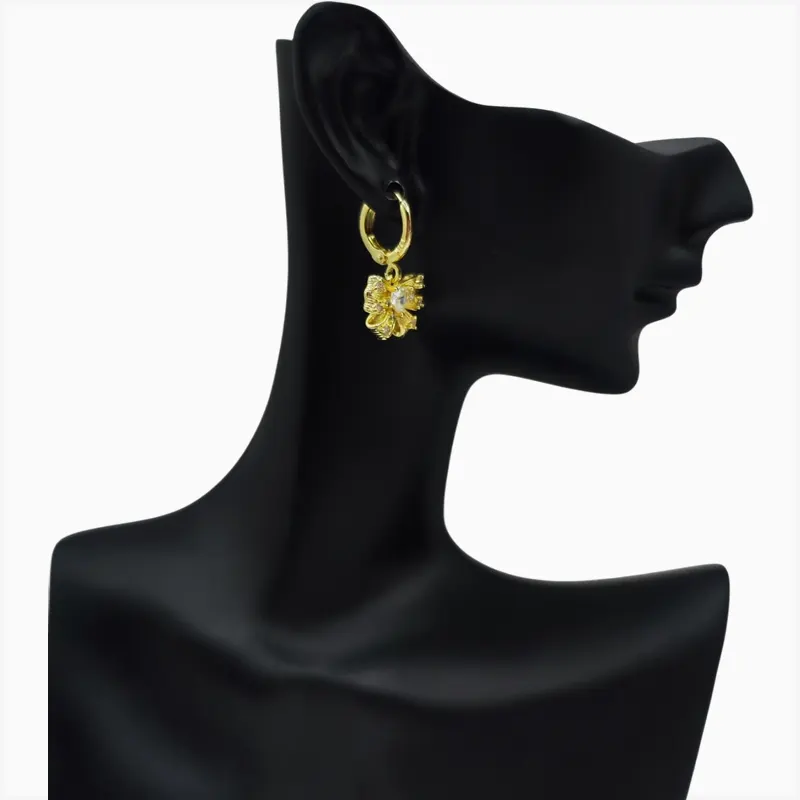 Aretes Huggies De Oro Moño Brillante Aretes Huggies De Oro Moño Brillante