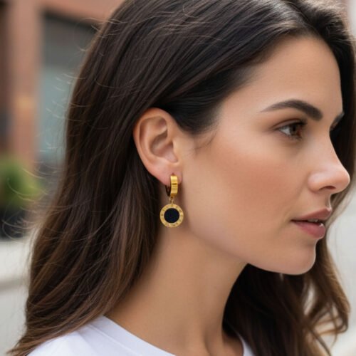 Aretes Huggies De Acero Numeros Romanos Dorado