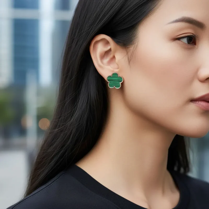 Aretes Broquel De Acero Flor 5 Hojas Verde