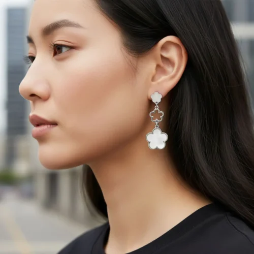 Aretes Largos De Acero Flor 5 Hojas Blanco