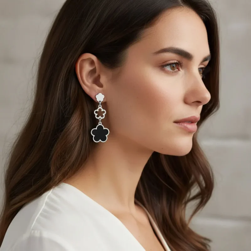 Aretes Largos De Acero Flor 5 Hojas Negro