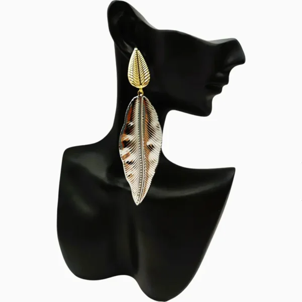 Aretes Largos De Oro Diseño De Hoja