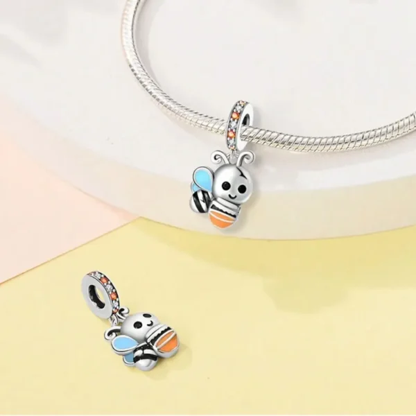 Charm Abeja Feliz Con Miel