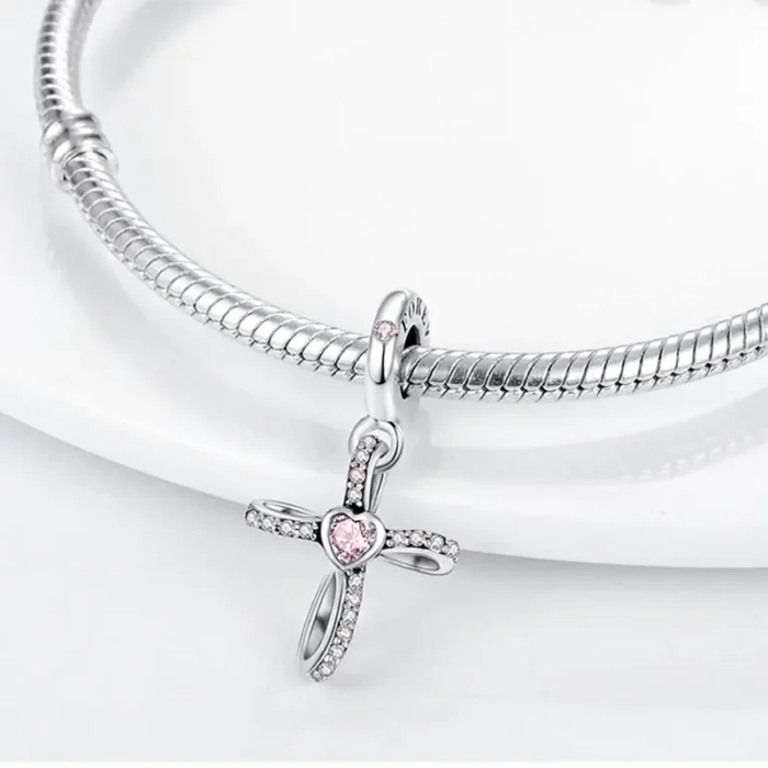 Charm Cruz Brillante
